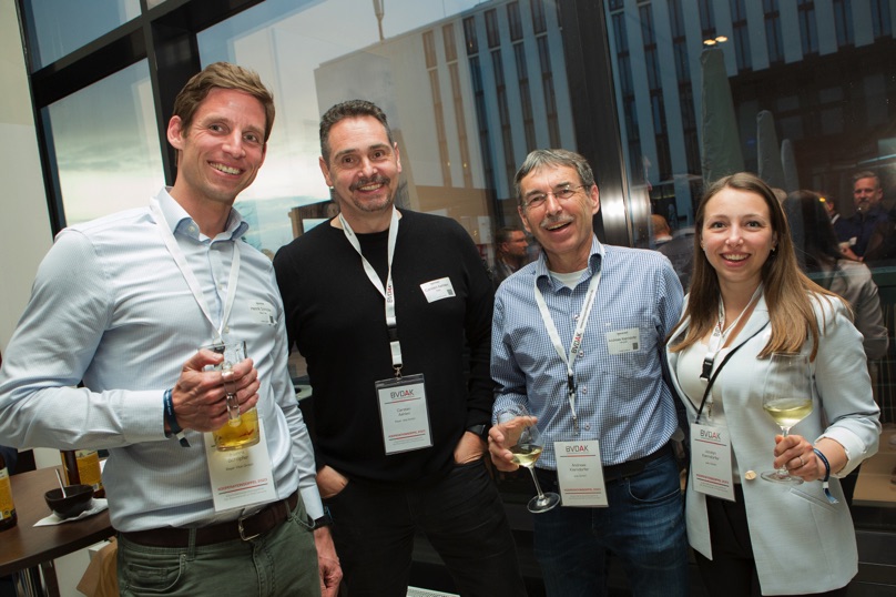 /images/slider-imgs-xs/101_Foto Loeffler_Weconact.jpg